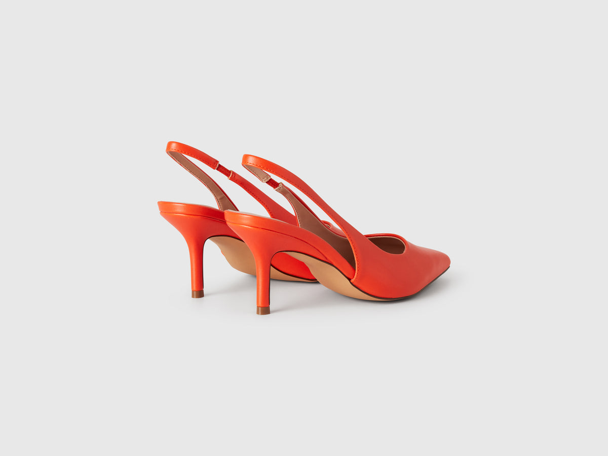Coral décolleté with heel