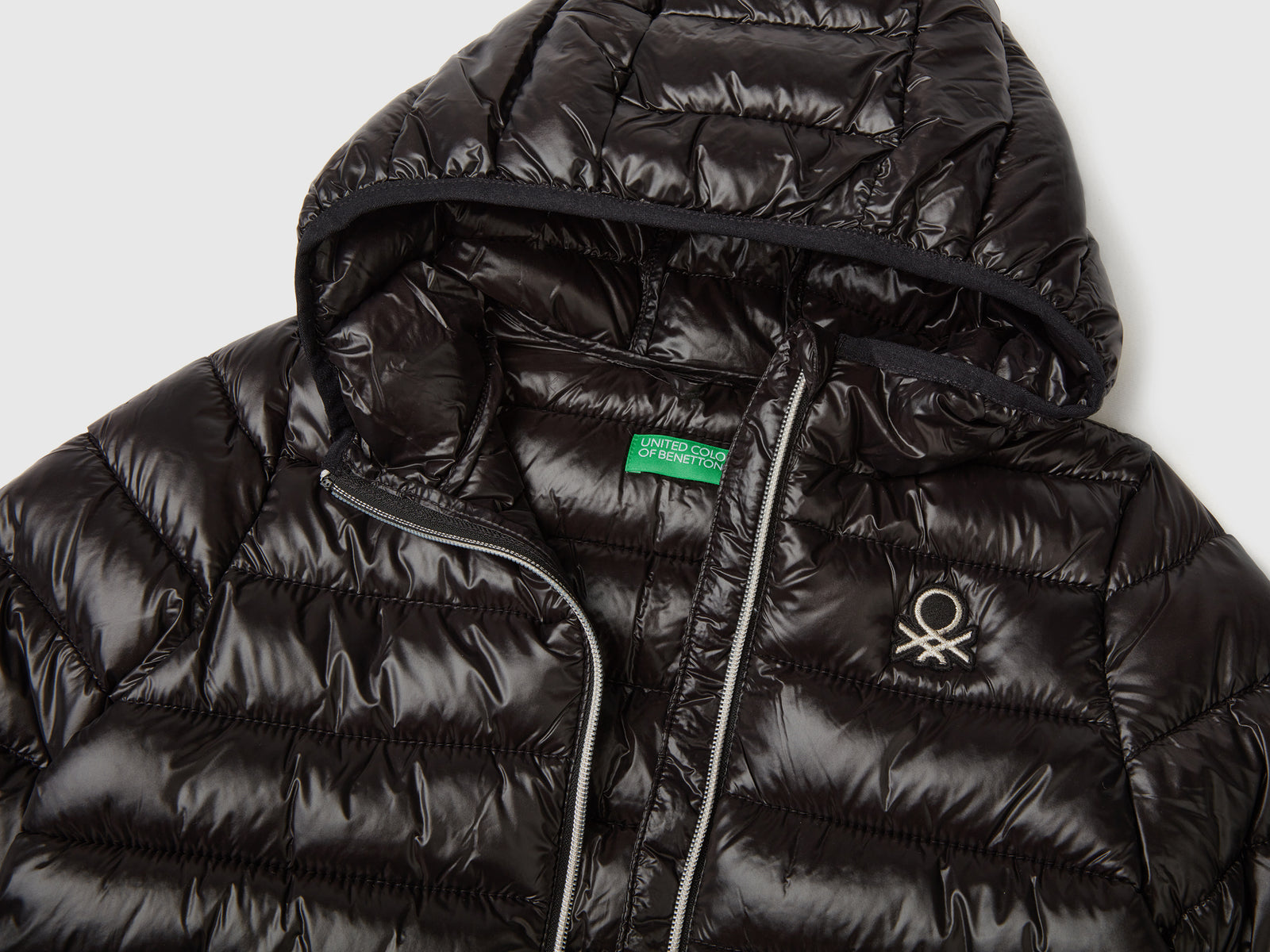Giubbino imbottito con cappuccio da bambina nero 3 | Benetton Outlet