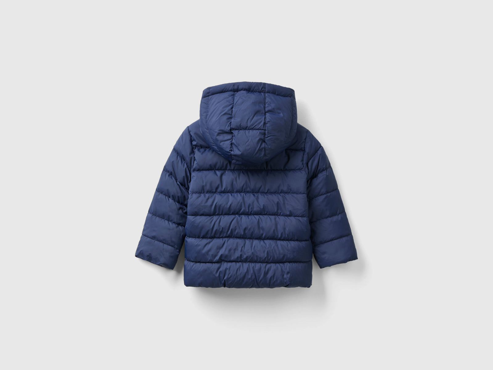 Giubbotto imbottito con cappuccio e logo da bimbo blu scuro 2 | Benetton Outlet