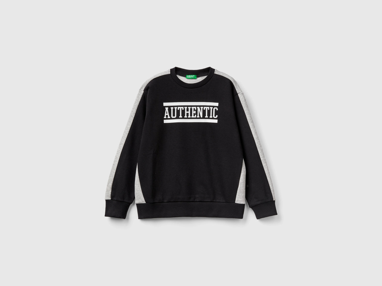 Felpa color block con stampa da bambino nero | Benetton Outlet
