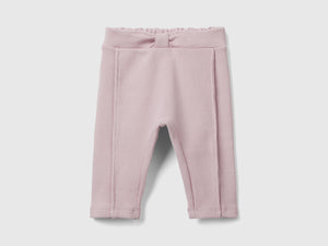 Pantalones con nudo en la cintura