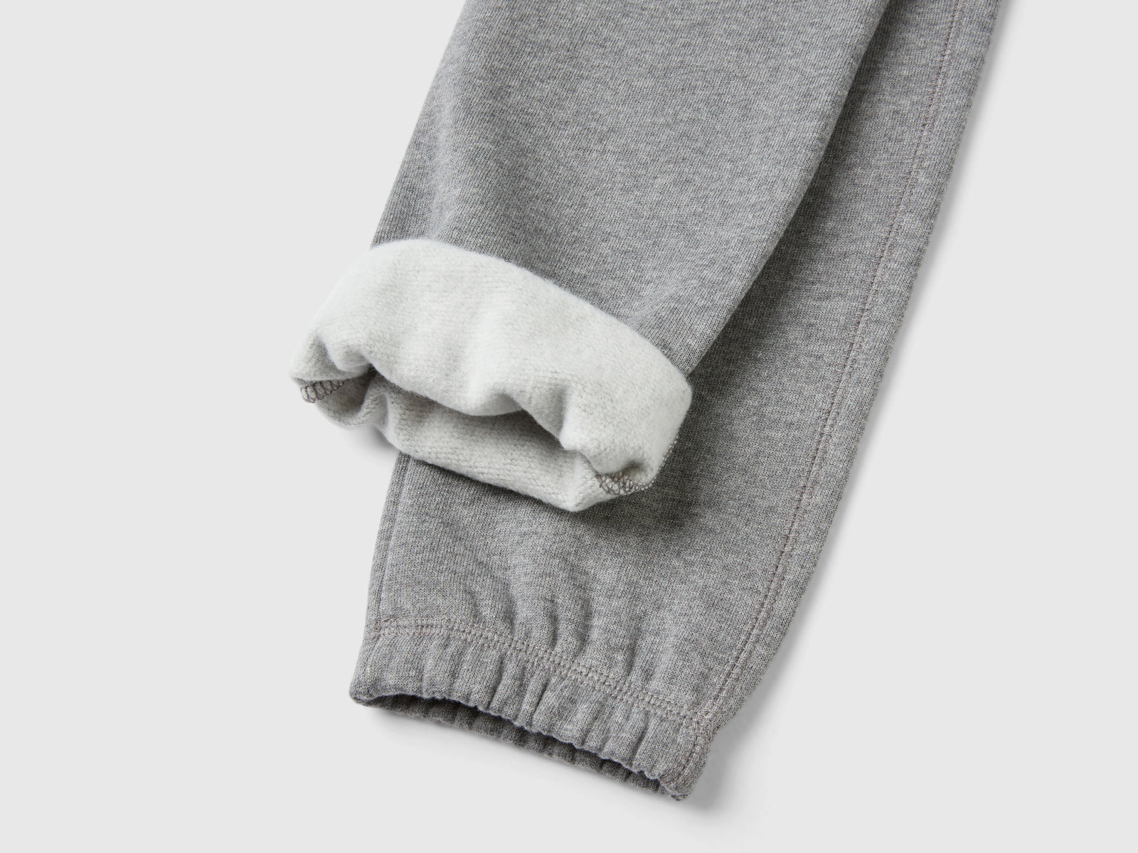 Joggers in calda felpa da bambino grigio scuro 2 | Benetton Outlet