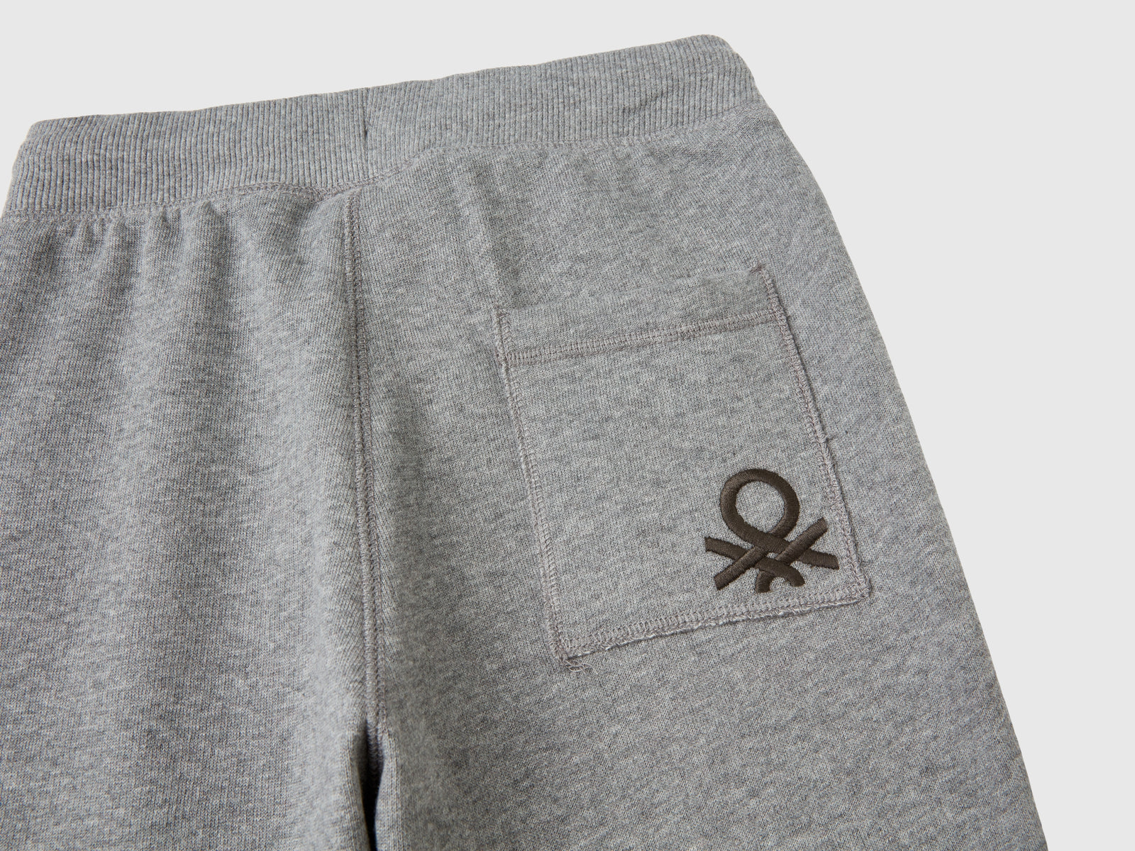 Joggers in calda felpa da bambino grigio scuro 3 | Benetton Outlet