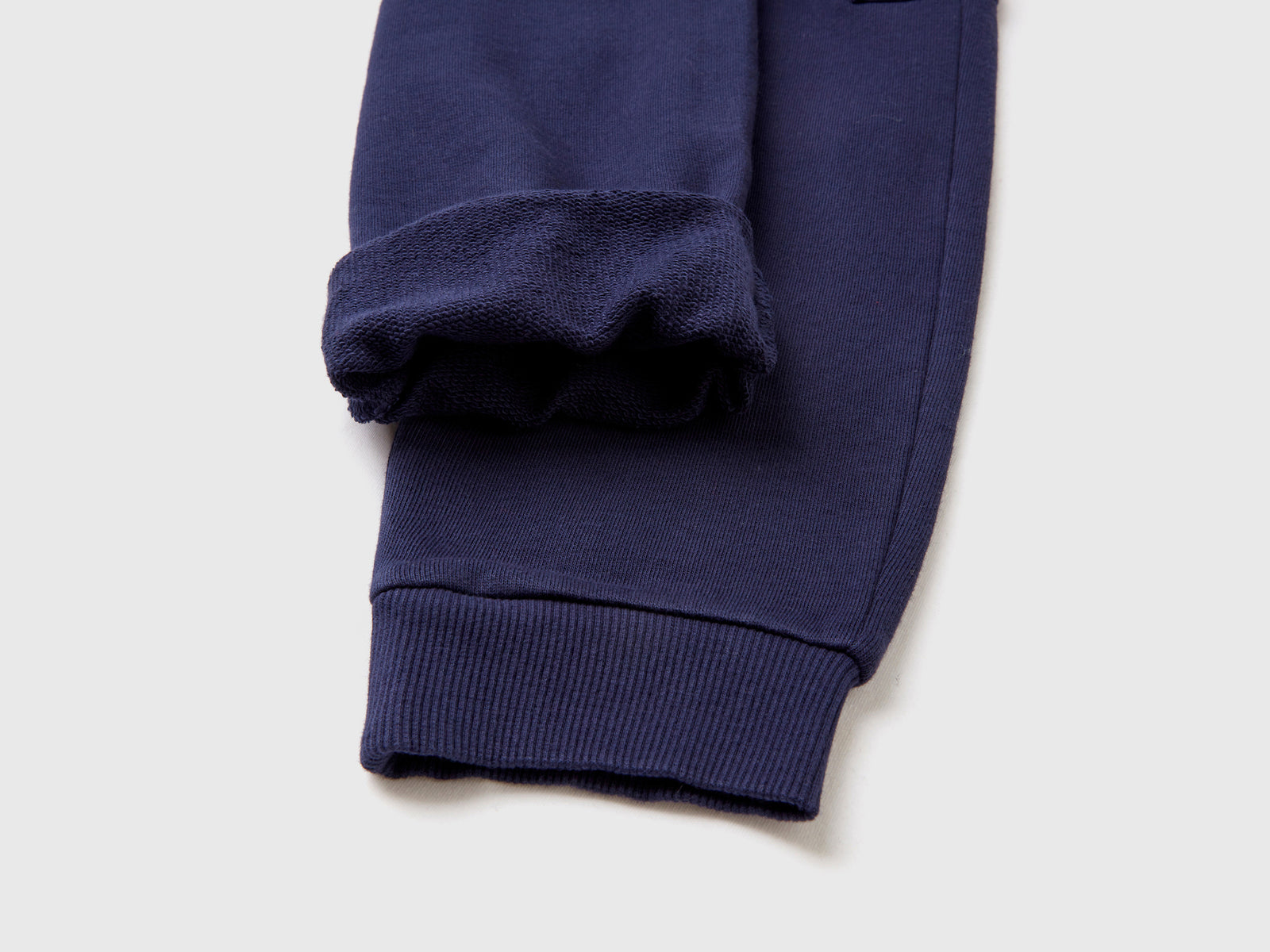 Pantaloni cargo in felpa da bambino blu scuro 3 | Benetton Outlet