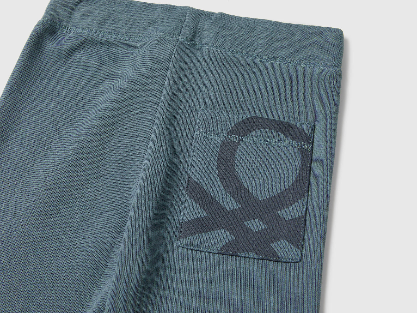 Pantaloni in felpa 100% cotone da bambino grigio scuro 3 | Benetton Outlet
