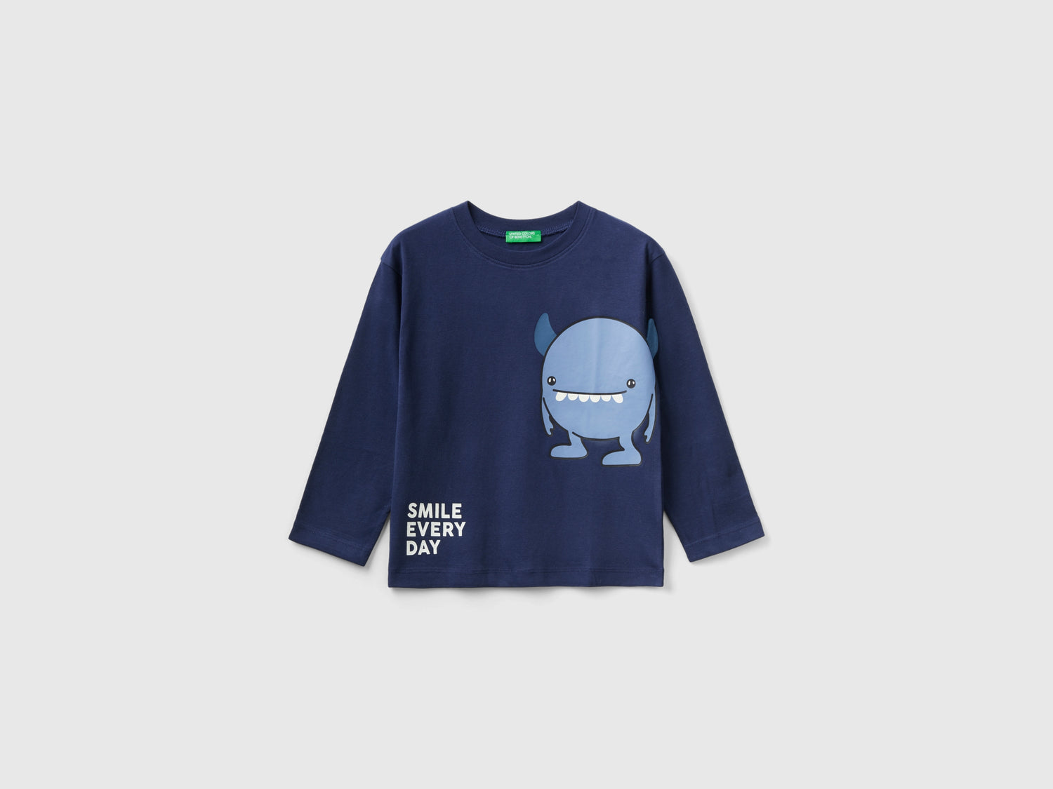 T-shirt con stampa e patch da bimbo blu scuro | Benetton Outlet