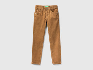 Pantaloni slim fit in velluto stretch