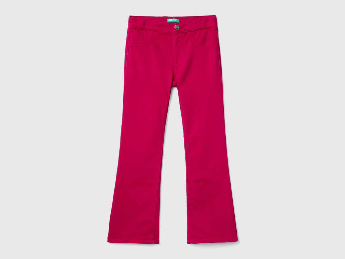 Pantalones acampanados elásticos