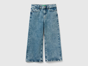 Wide-fit high-waisted jeans