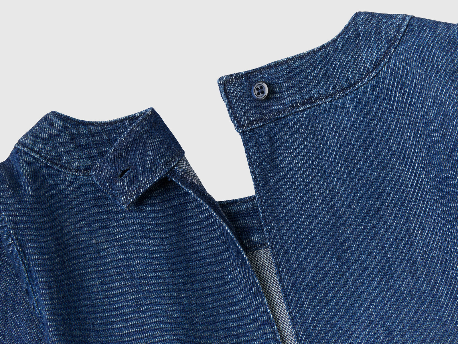 Vestito di jeans con tasche da bambina azzurro 2 | Benetton Outlet