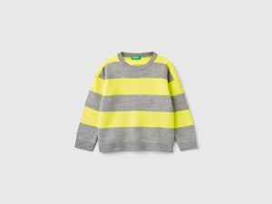 Maglia a righe con grafica skateboard