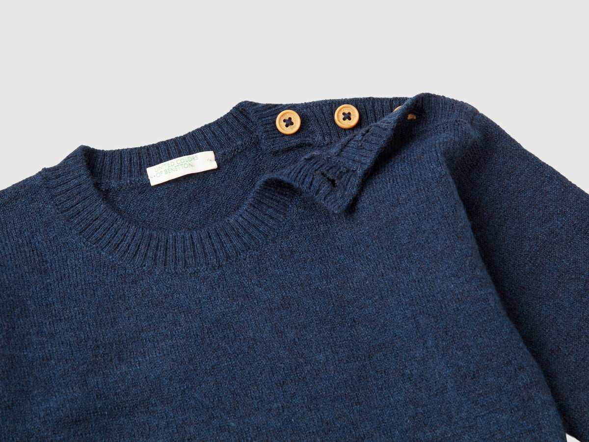Sweater with cat embroidery