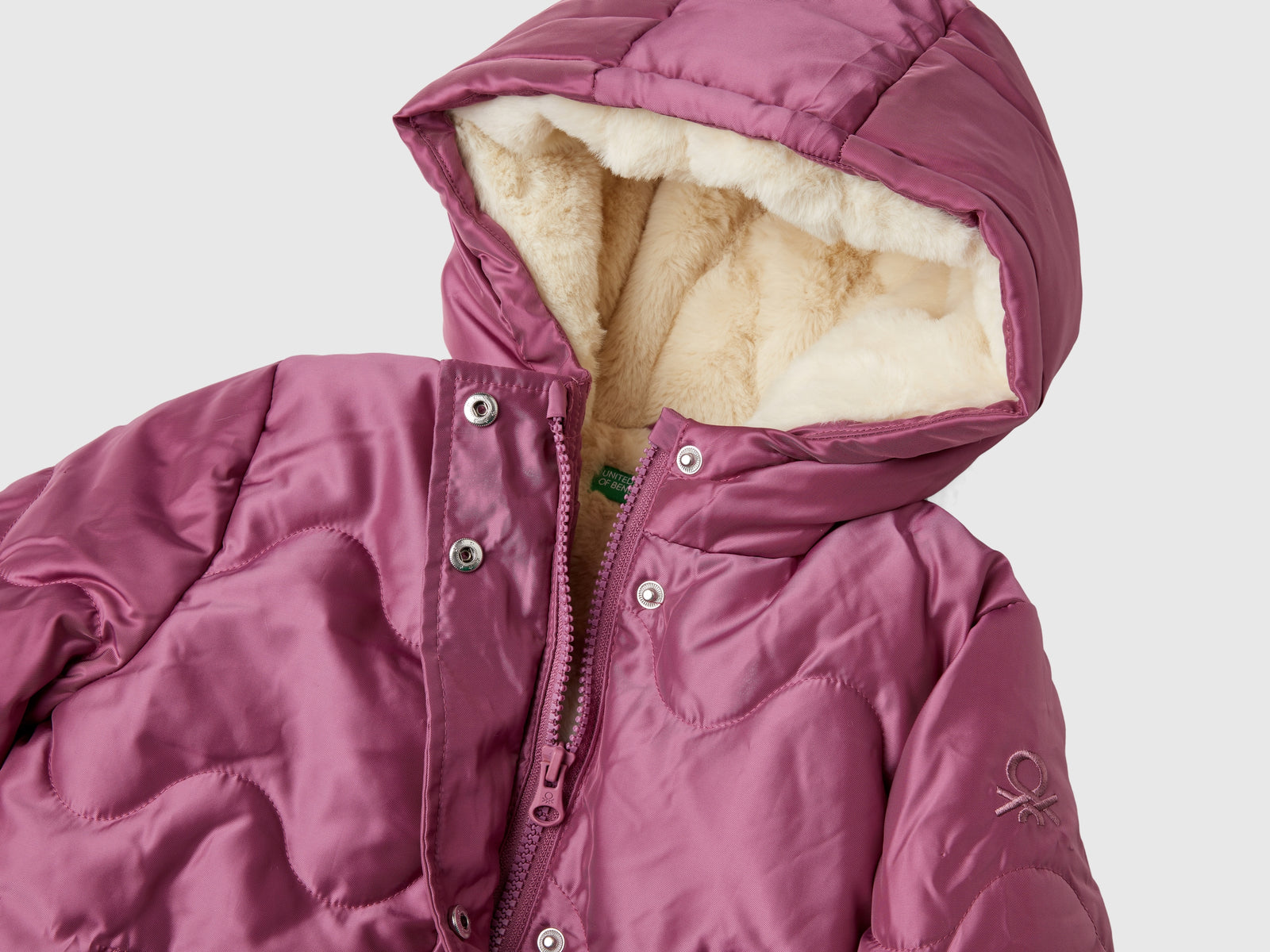 Giubbotto in nylon lucido da bimba malva scuro 3 | Benetton Outlet