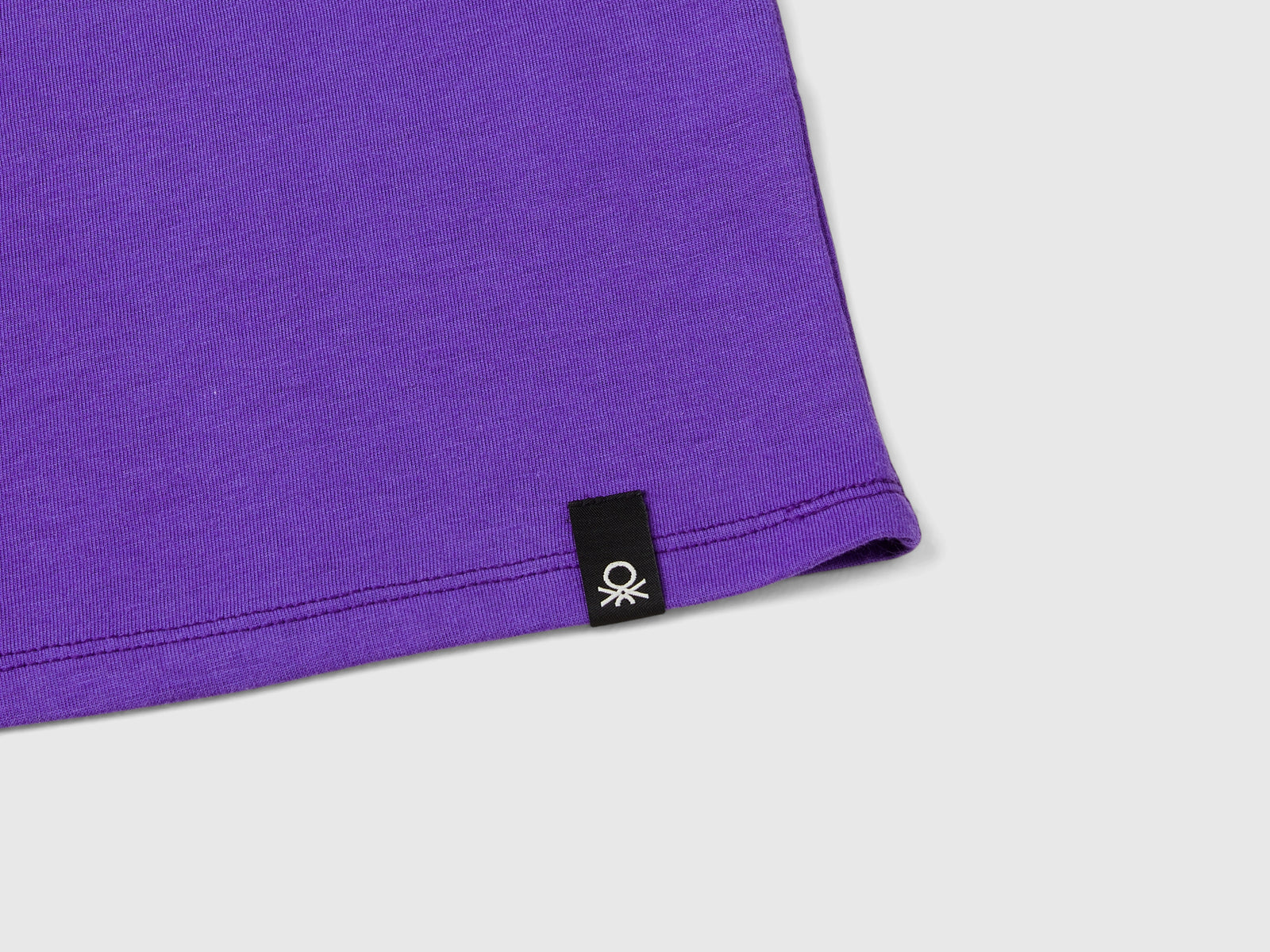 T-shirt Mercoledì Addams da bambina viola 3 | Benetton Outlet