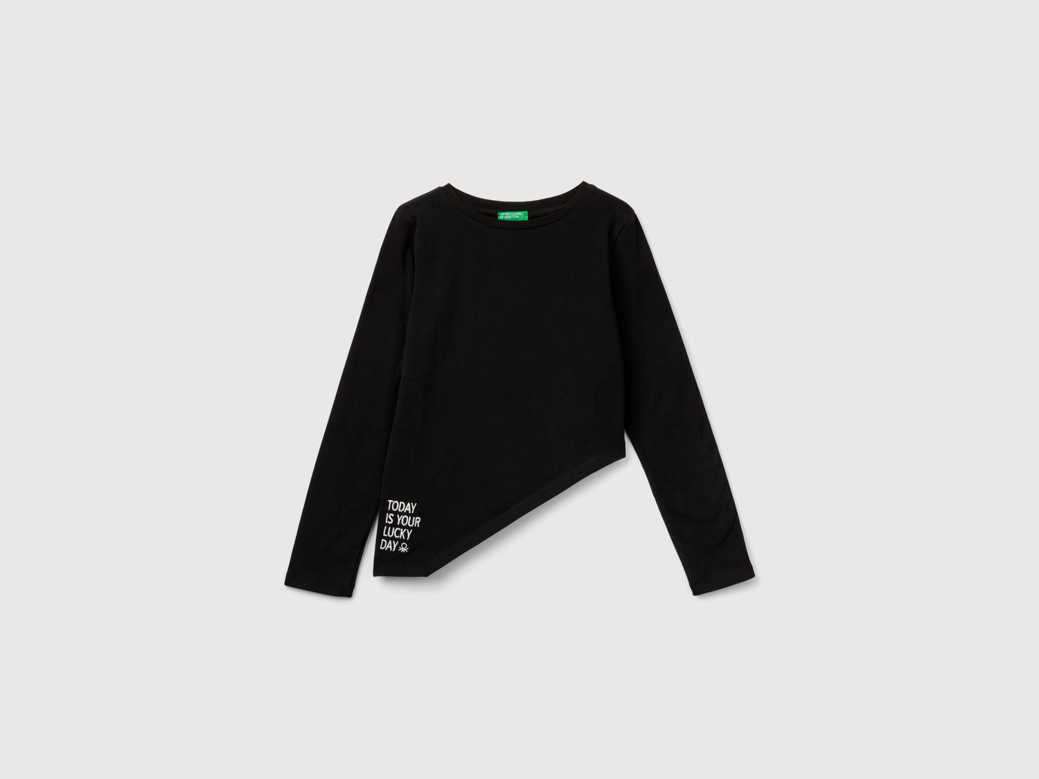 T-shirt with asymmetrical hem da bambina nero | Benetton Outlet