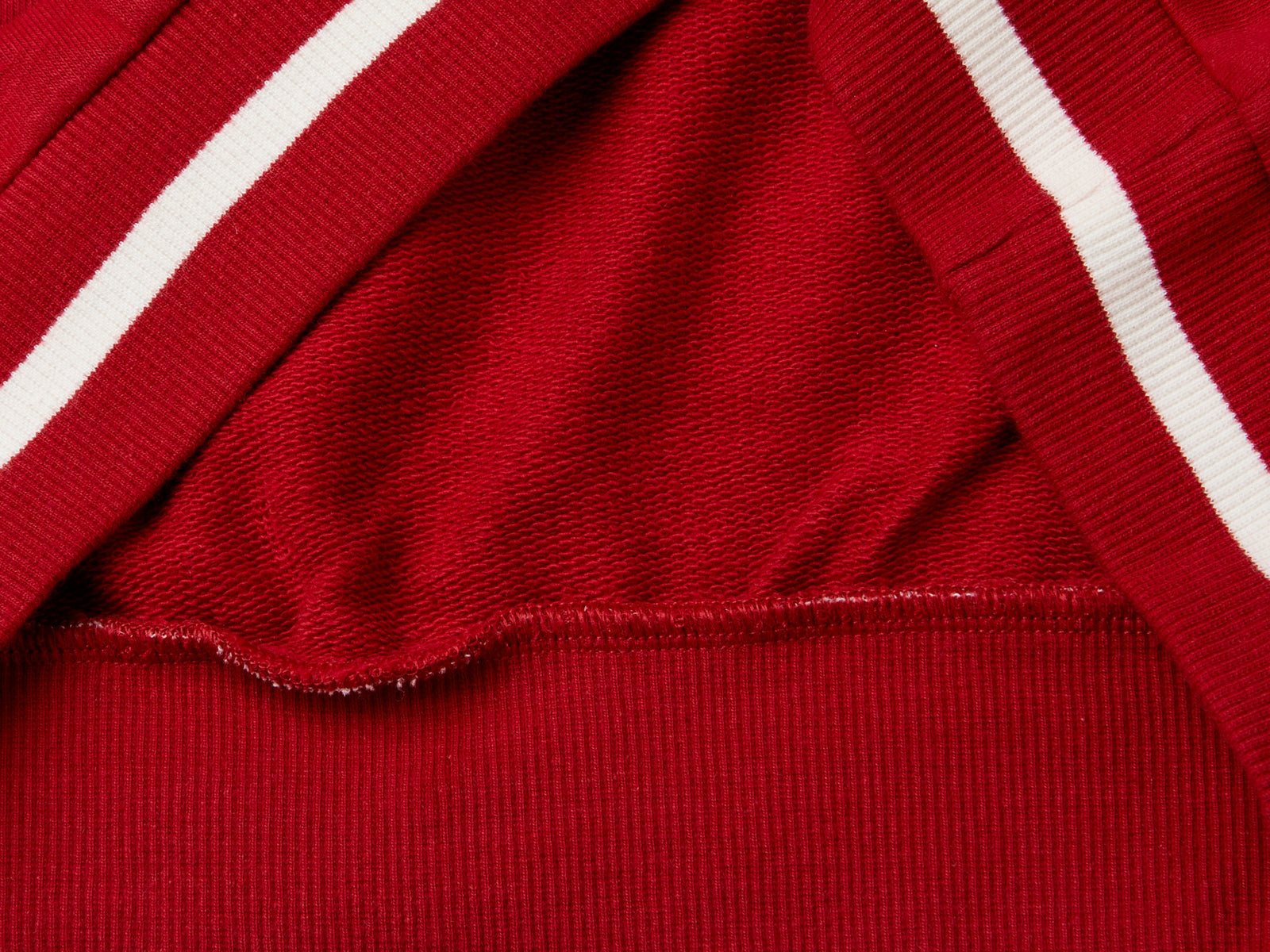 Felpa con scollo a V da bambina rosso 3 | Benetton Outlet