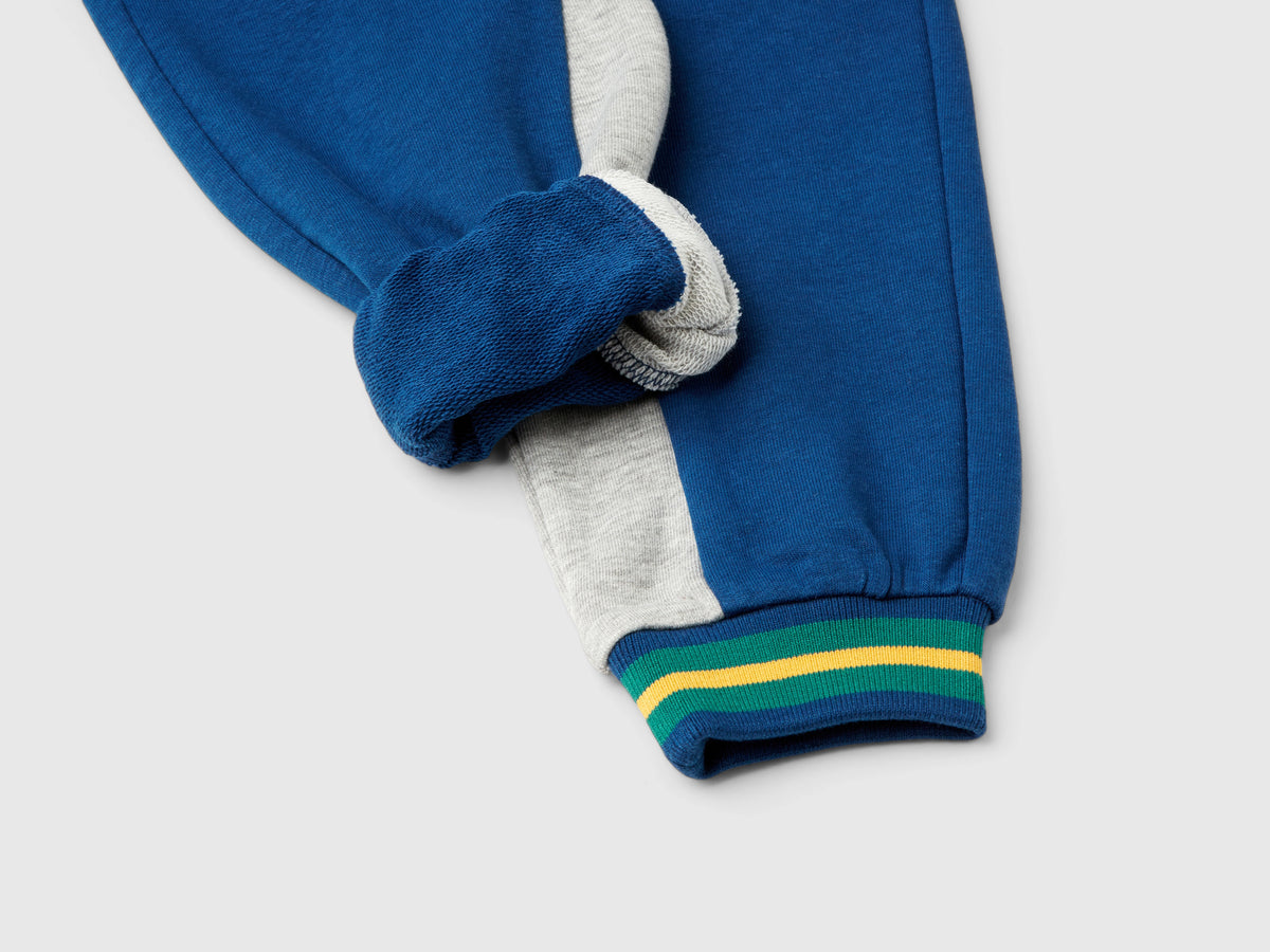 Pantaloni in felpa con ricamo