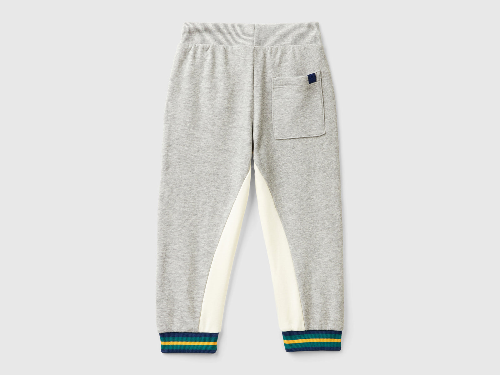 Pantaloni in felpa con ricamo da bimbo grigio chiaro 2 | Benetton Outlet