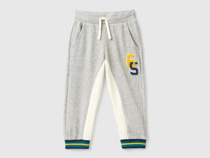Pantaloni in felpa con ricamo