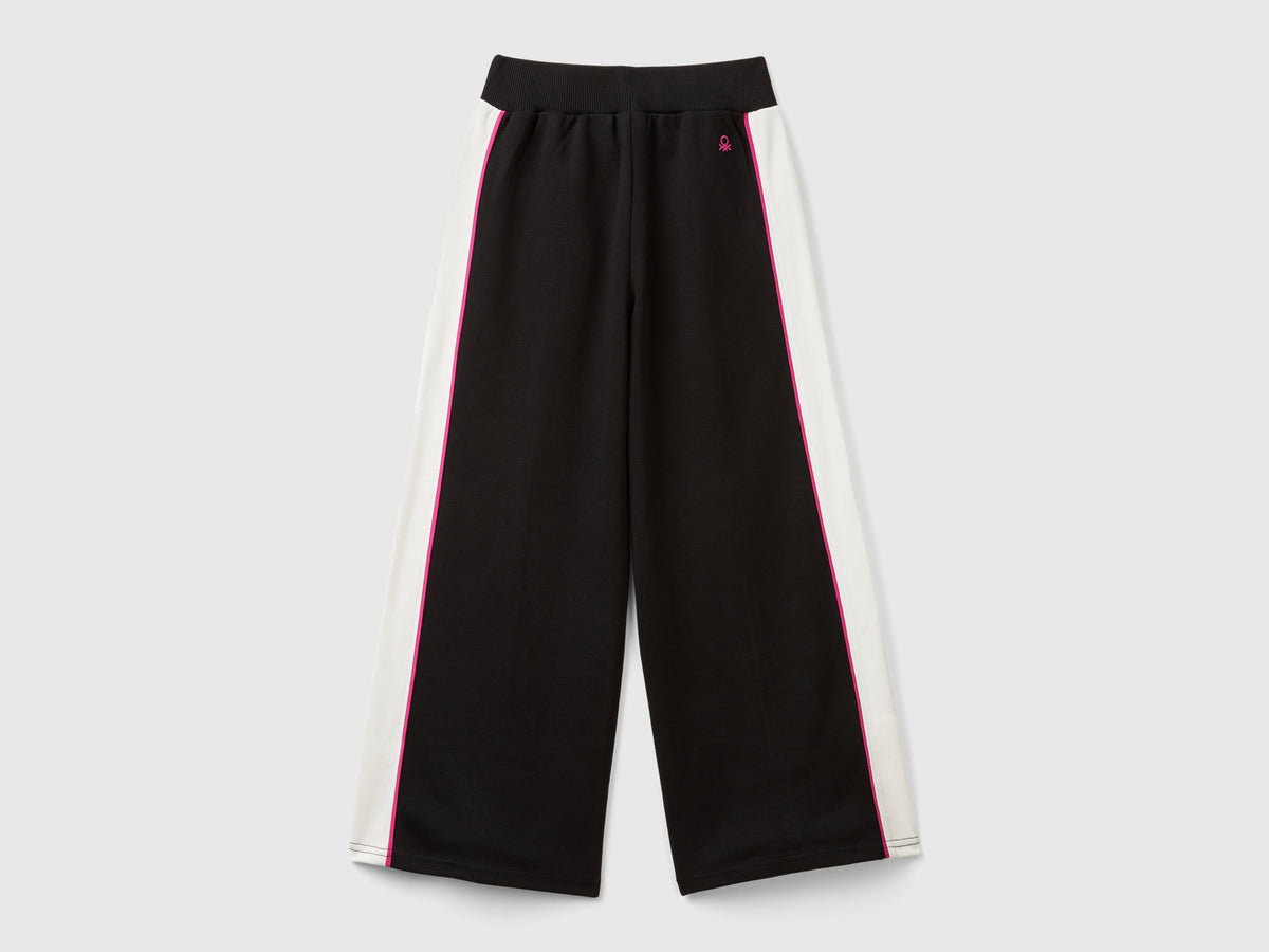 Pantalones deportivos de corte ancho