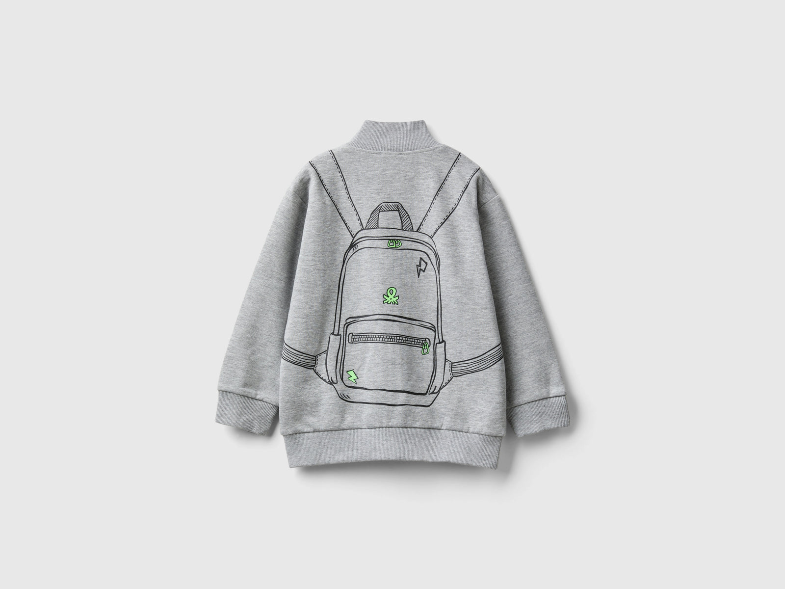 Felpa collo alto con stampa zaino da bimbo grigio 2 | Benetton Outlet