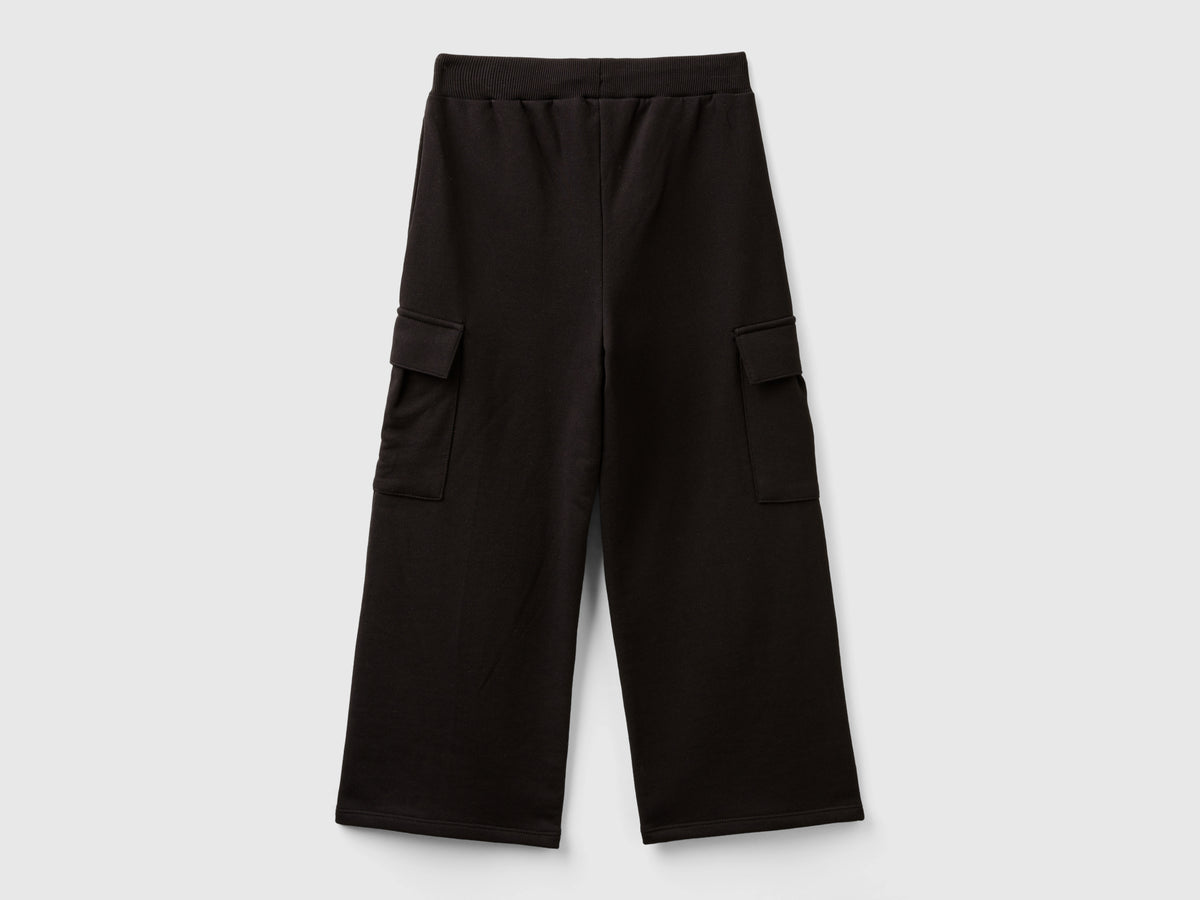 Wide-fit cargo pants