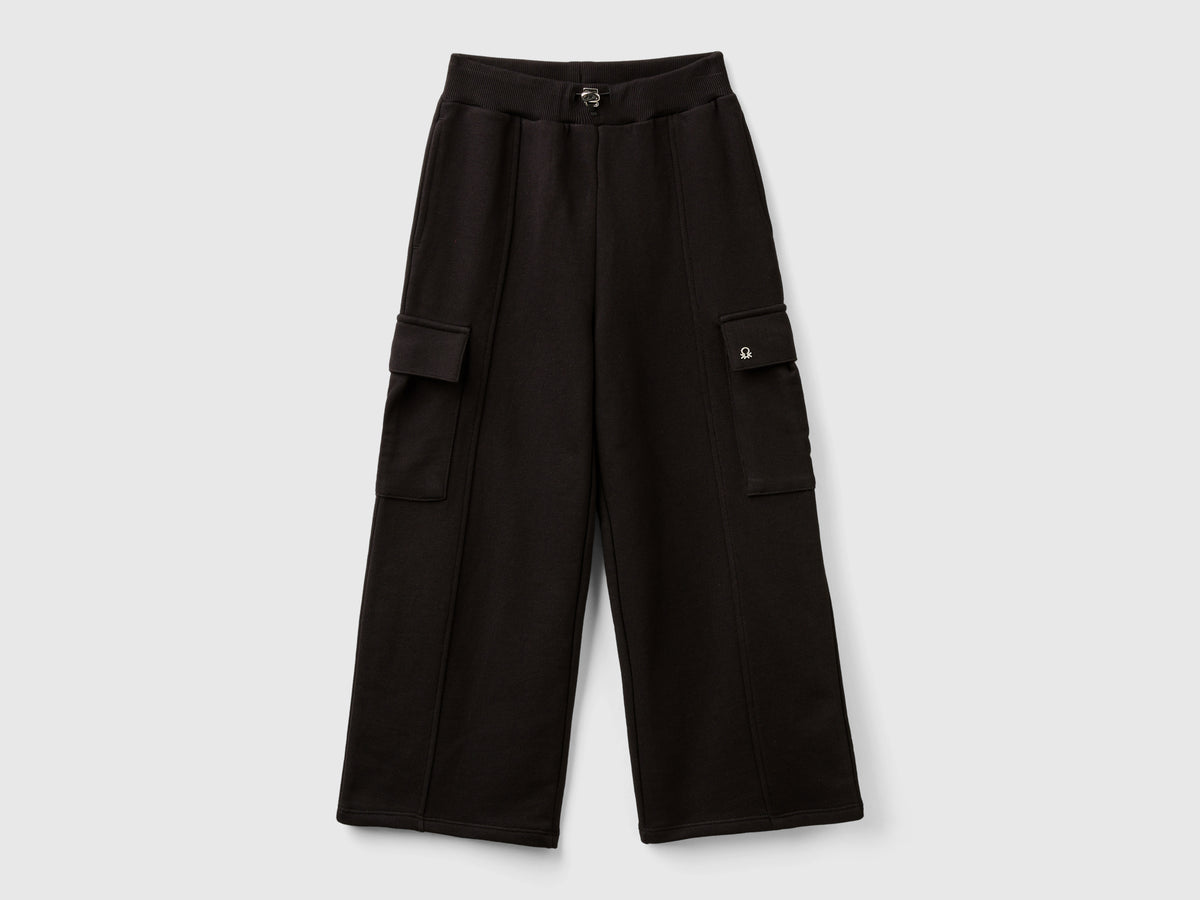 Wide-fit cargo pants