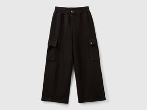 Wide-fit cargo pants