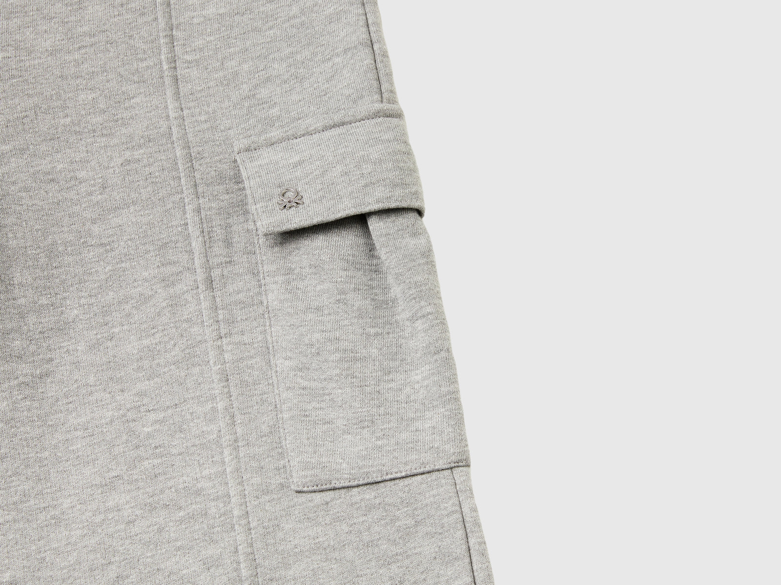 Wide-fit cargo pants da bambina grigio chiaro 3 | Benetton Outlet
