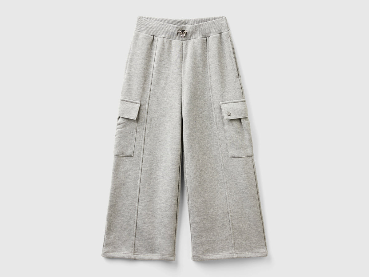 Wide-fit cargo pants
