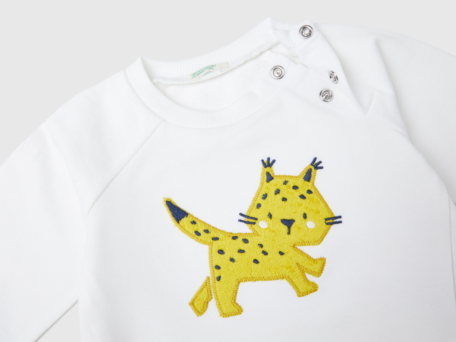 Felpa con ricamo animaletto da neonato bianco panna 3 | Benetton Outlet