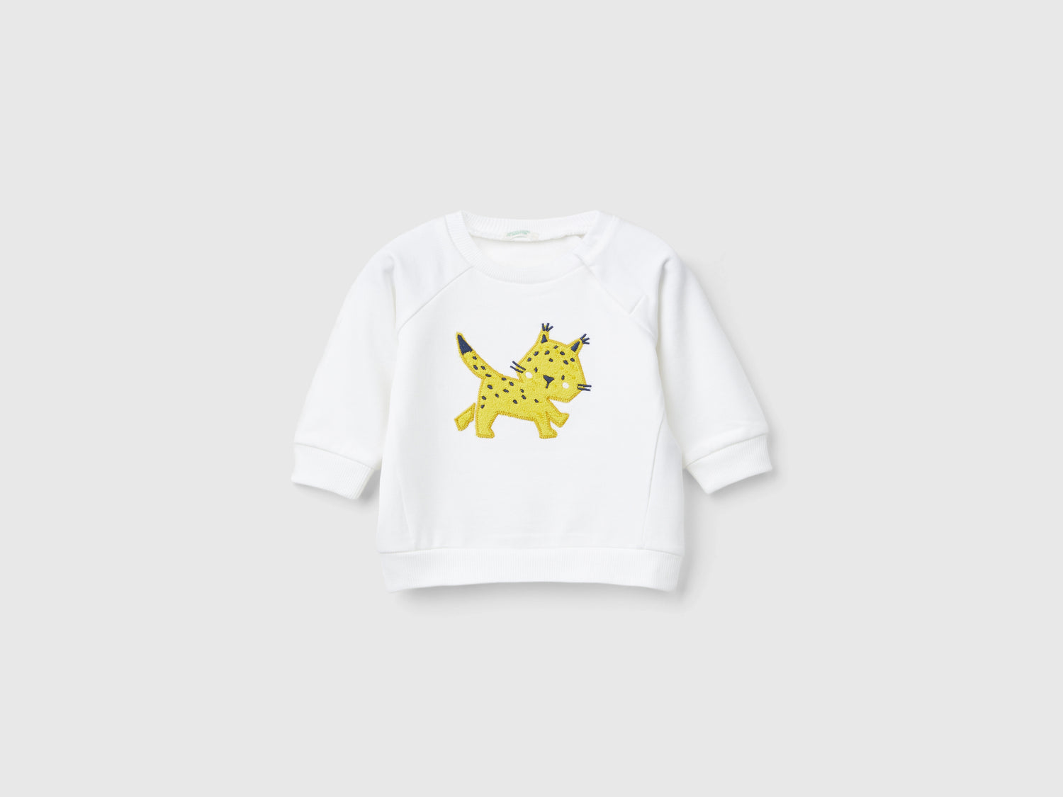 Felpa con ricamo animaletto da neonato bianco panna | Benetton Outlet