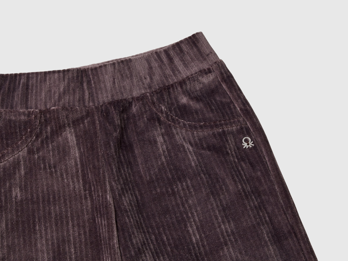 Pantaloni in ciniglia con gamba dritta