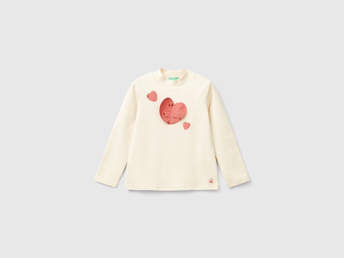 T-shirt lupetto con patch cuori