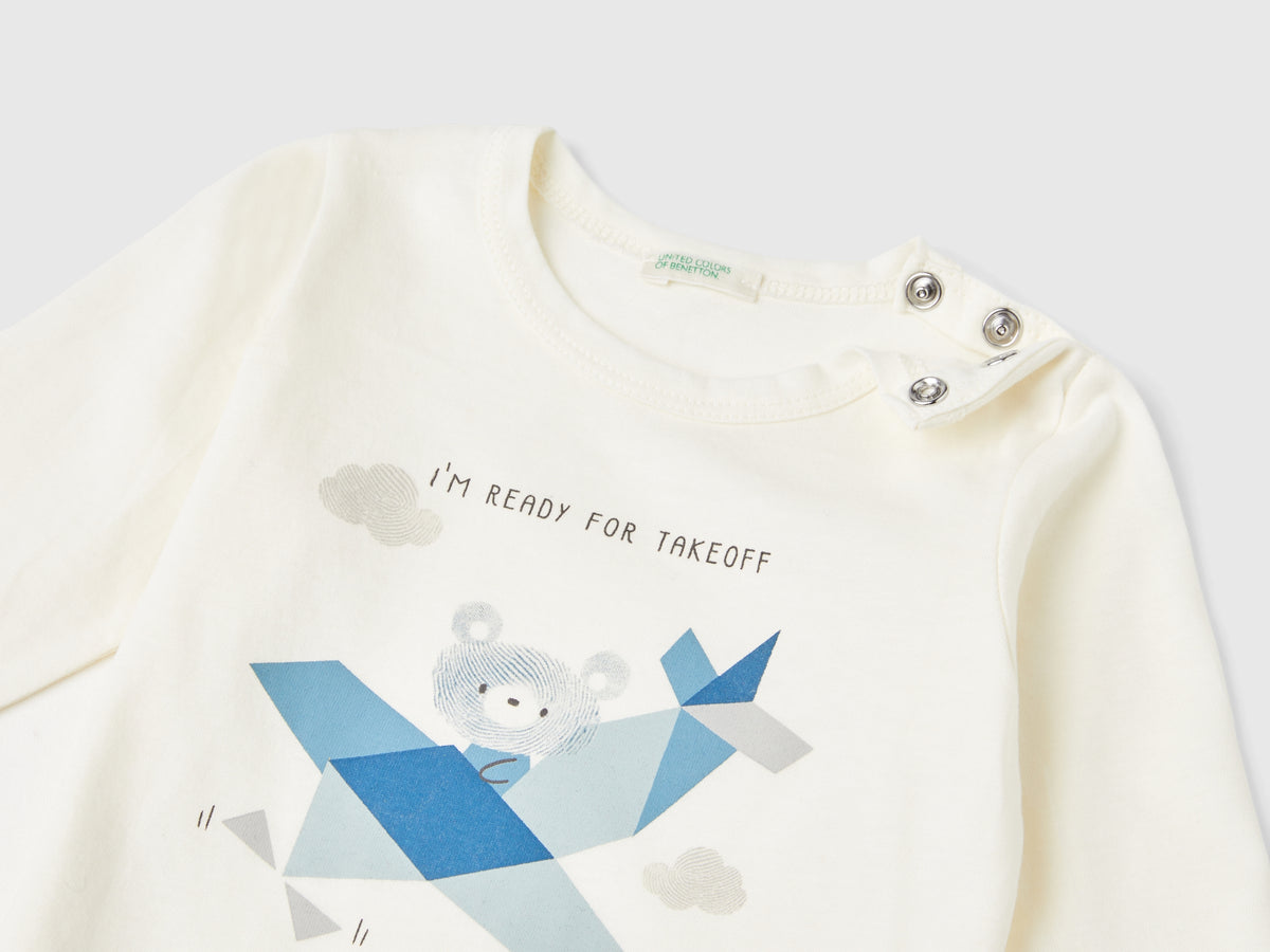 Camiseta con estampado en cálido algodón orgánico.