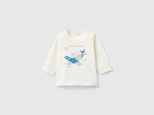 Camiseta con estampado en cálido algodón orgánico.