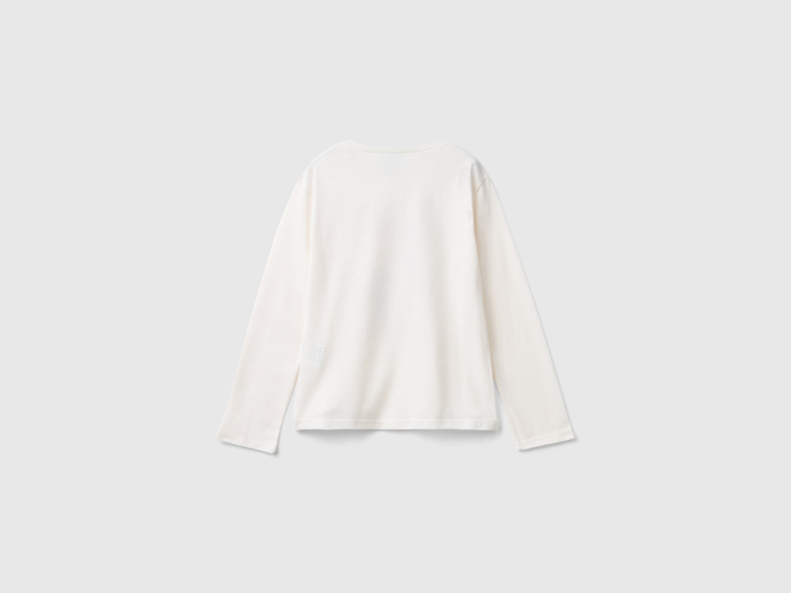T-shirt panna con stampa laminata Barbie da bambina bianco panna 2 | Benetton Outlet