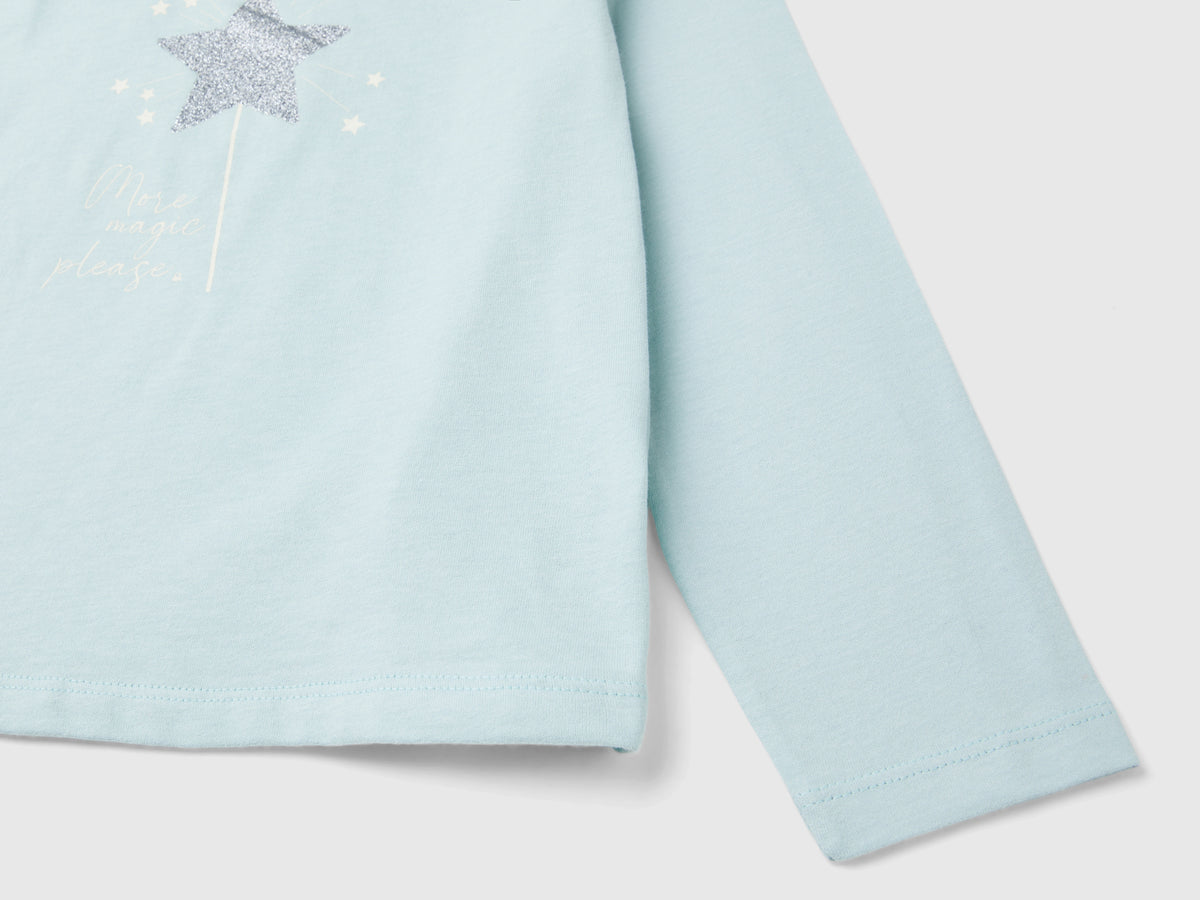 T-shirt con stampa glitter