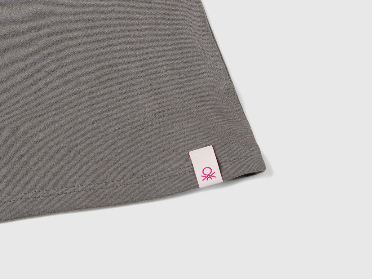 T-shirt con stampa laminata Barbie