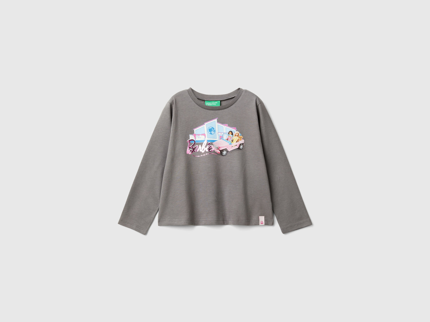 T-shirt con stampa laminata Barbie da bimba grigio scuro | Benetton Outlet