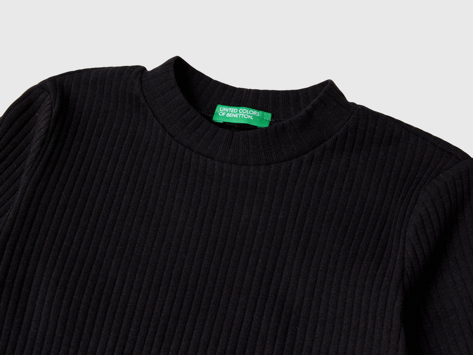 T-shirt lupetto a manica corta da bambina nero 3 | Benetton Outlet