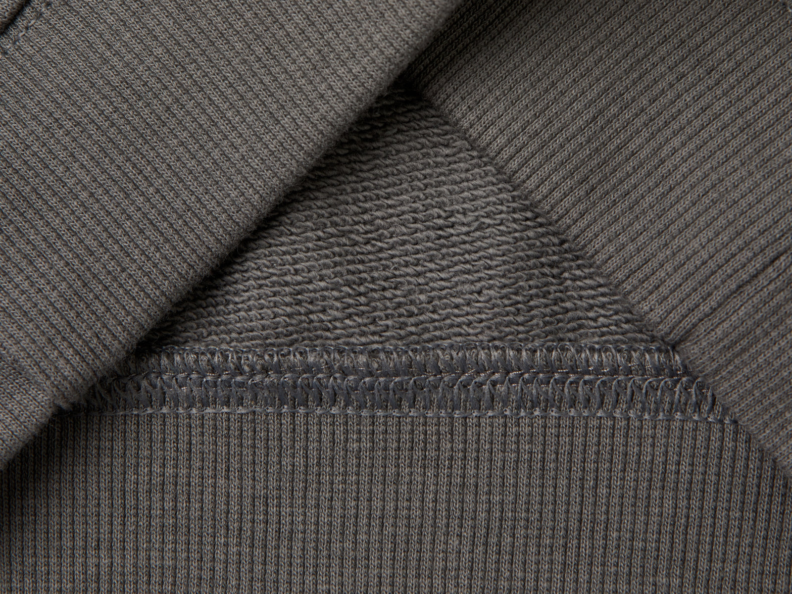 Felpa con zip e stampa da bimbo grigio scuro 3 | Benetton Outlet