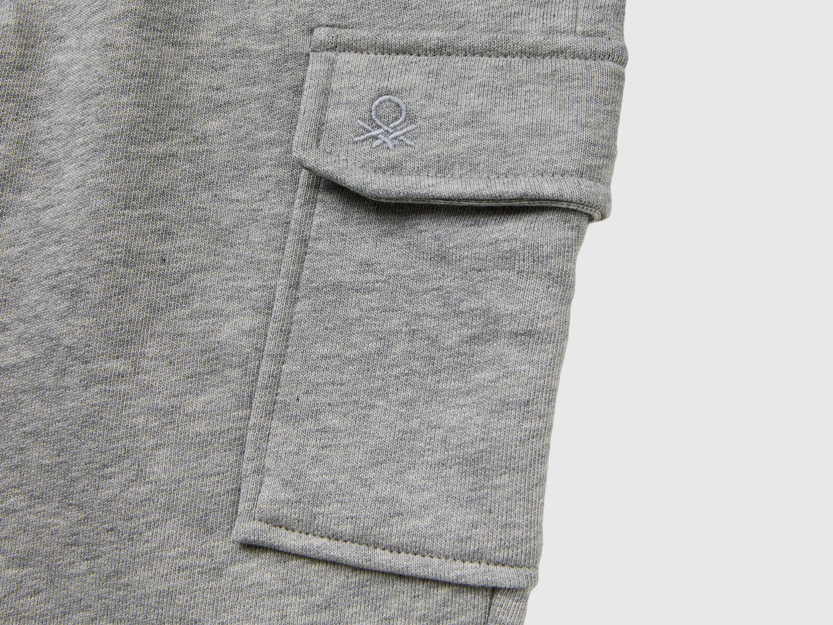 Pantaloni cargo in felpa