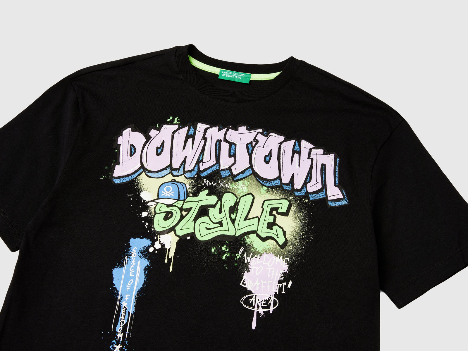 Maglietta con stampa graffiti da bambino nero 3 | Benetton Outlet
