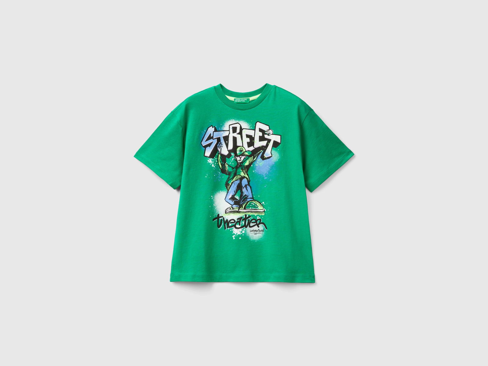 Maglietta con stampa graffiti da bambino verde | Benetton Outlet