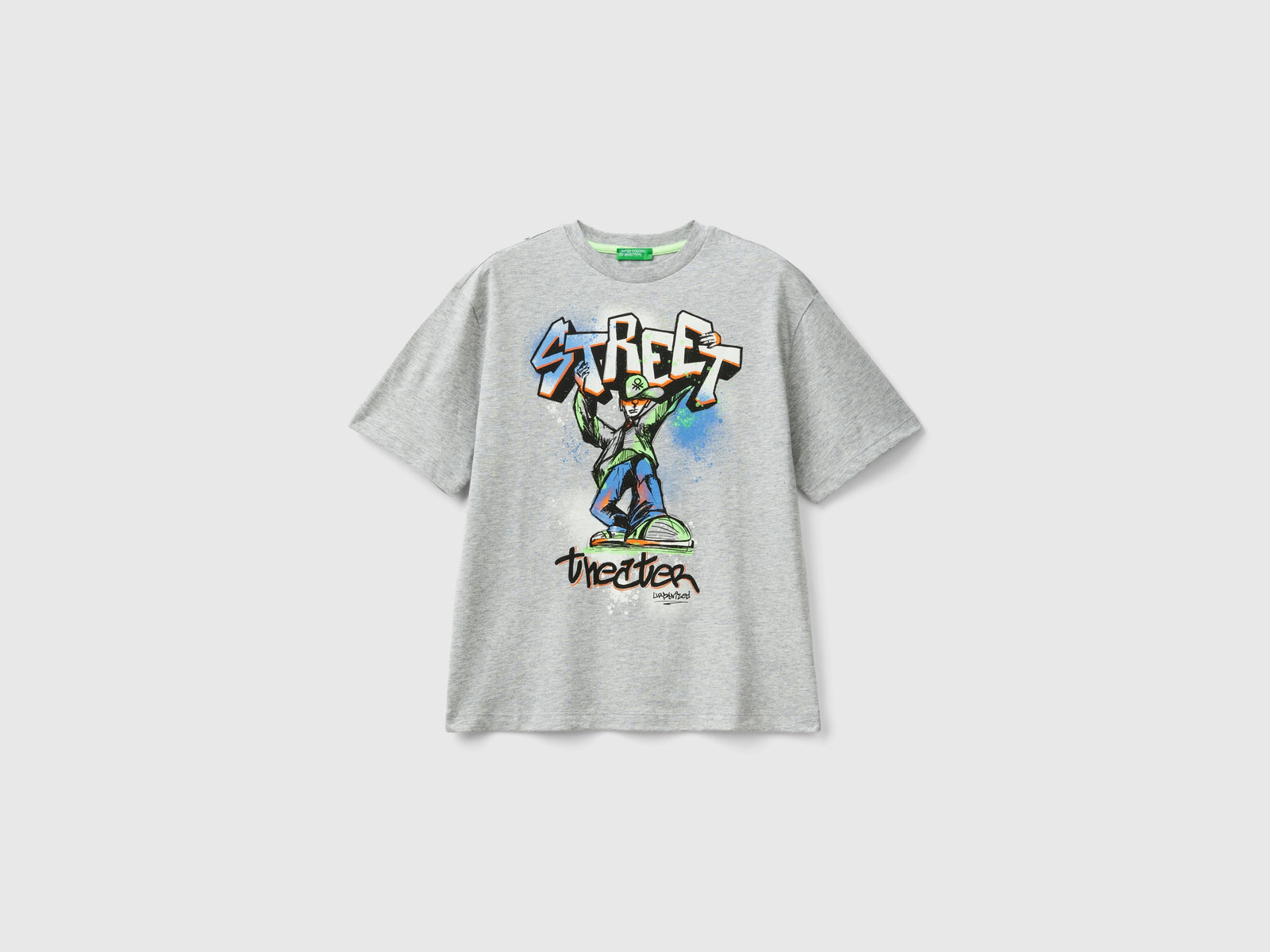Maglietta con stampa graffiti da bambino grigio chiaro | Benetton Outlet