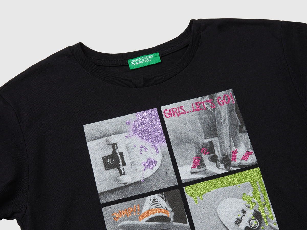 T-shirt con stampa fotografica e glitter