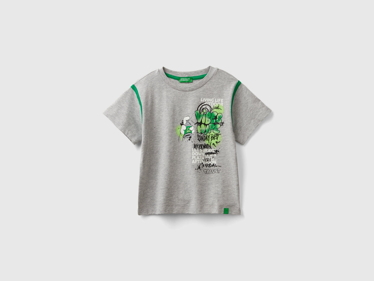 T-shirt con stampa graffiti in cotone bio