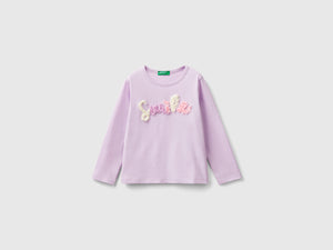 T-shirt con applicazione effetto petali