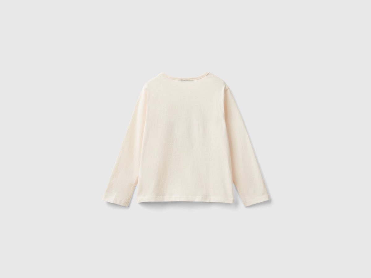 T-shirt con applicazione effetto petali